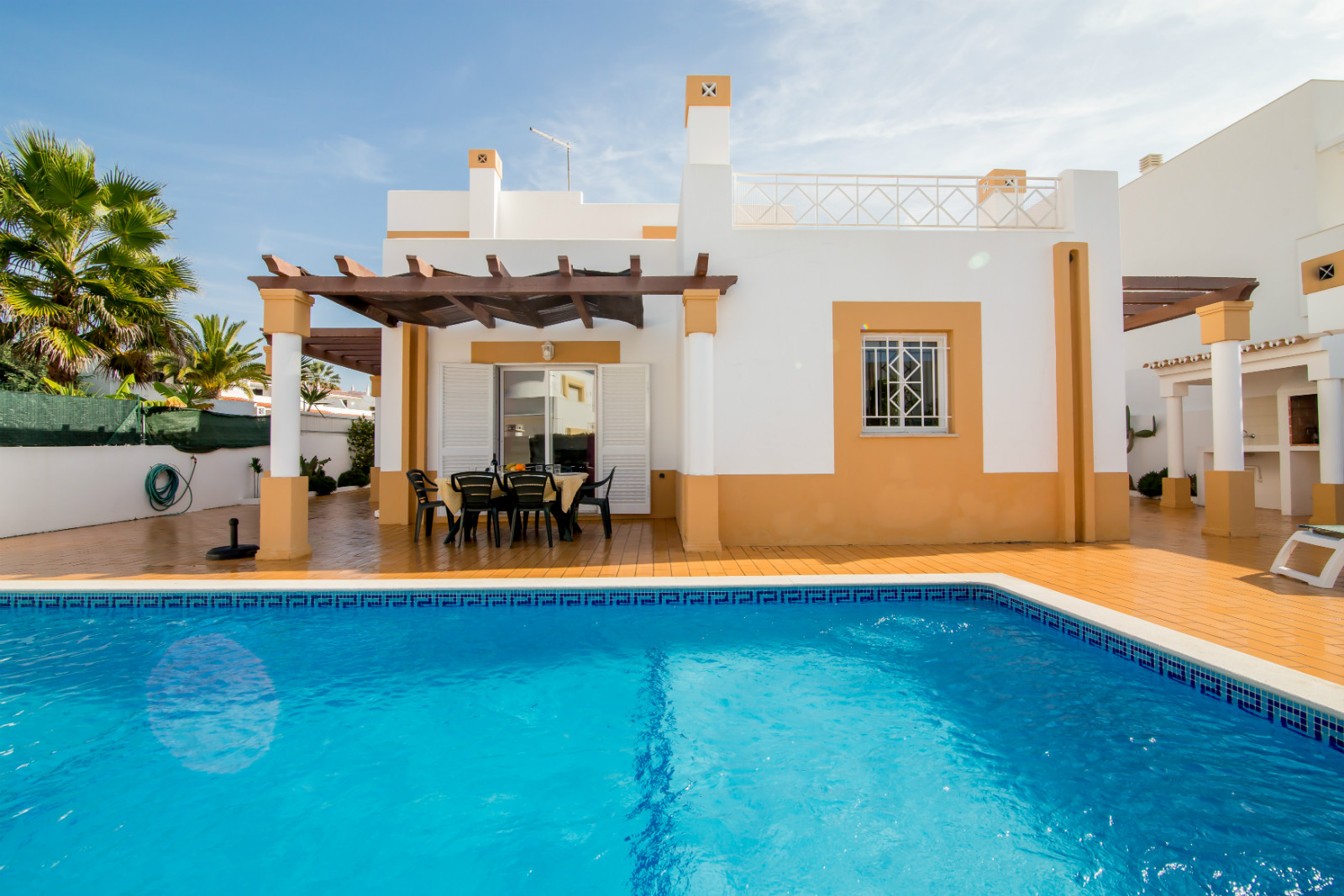 Villa Avo, Gale, Albufeira. 3 Bedrooms, 3 Bathrooms Villa with a Sunny, Private Pool & Near Beaches. Ref No. 1642357.